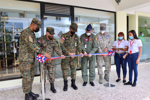 Ministro de Defensa inaugura y reapertura instalaciones de la sede principal del ISSFFAA ??