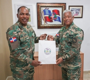 Director General del ISSFFAA recibe visita de cortesía del Director de Doctrina Conjunta MIDE