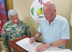 Reconocido Ejecutivo en Seguridad y Consultoría Internacional, realiza visita oficial a sede del Instituto de Seguridad Social de las Fuerzas Armadas (ISSFFAA).