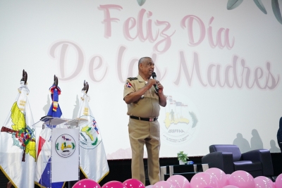 Instituto de Seguridad Social de las Fuerzas Armadas (ISSFFAA) celebra a las madres con emotivo acto cargado de premios