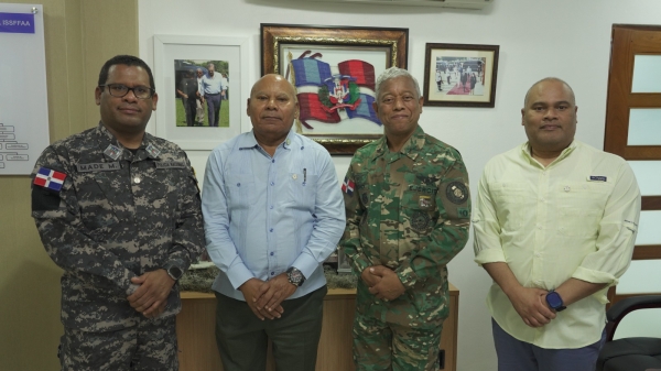 Fortaleciendo lazos interinstitucionales: Director de la Reserva PN visita las instalaciones del ISSFFAA