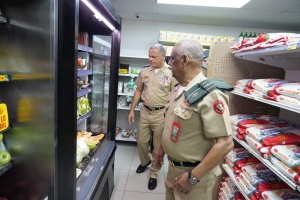 Ministro de Defensa realiza recorrido por el Instituto de Seguridad Social de las Fuerzas Armadas