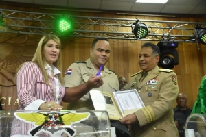 El Ministerio de Defensa y el Instituto de Seguridad Social de las Fuerzas Armadas, celebró una rifa de 298 apartamentos y casas, además de ofrecer un almuerzo a los miembros de las Fuerzas Armadas, con motivo del Día de los Padres.