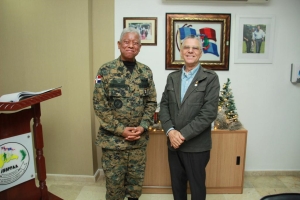 Alcalde SDE visita ISSFFAA